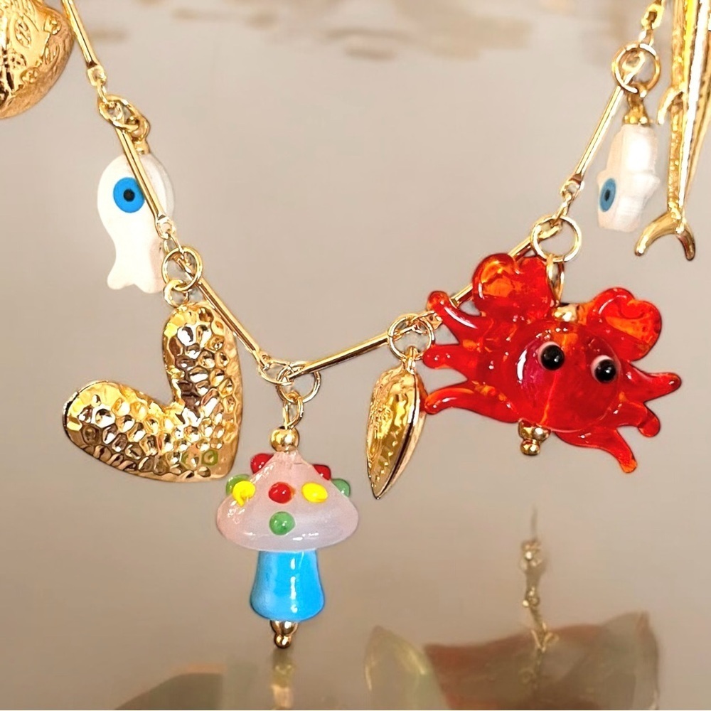 Adorable gold toned summer fun charm necklace. Crab boils here we come! - Picture 12 of 17